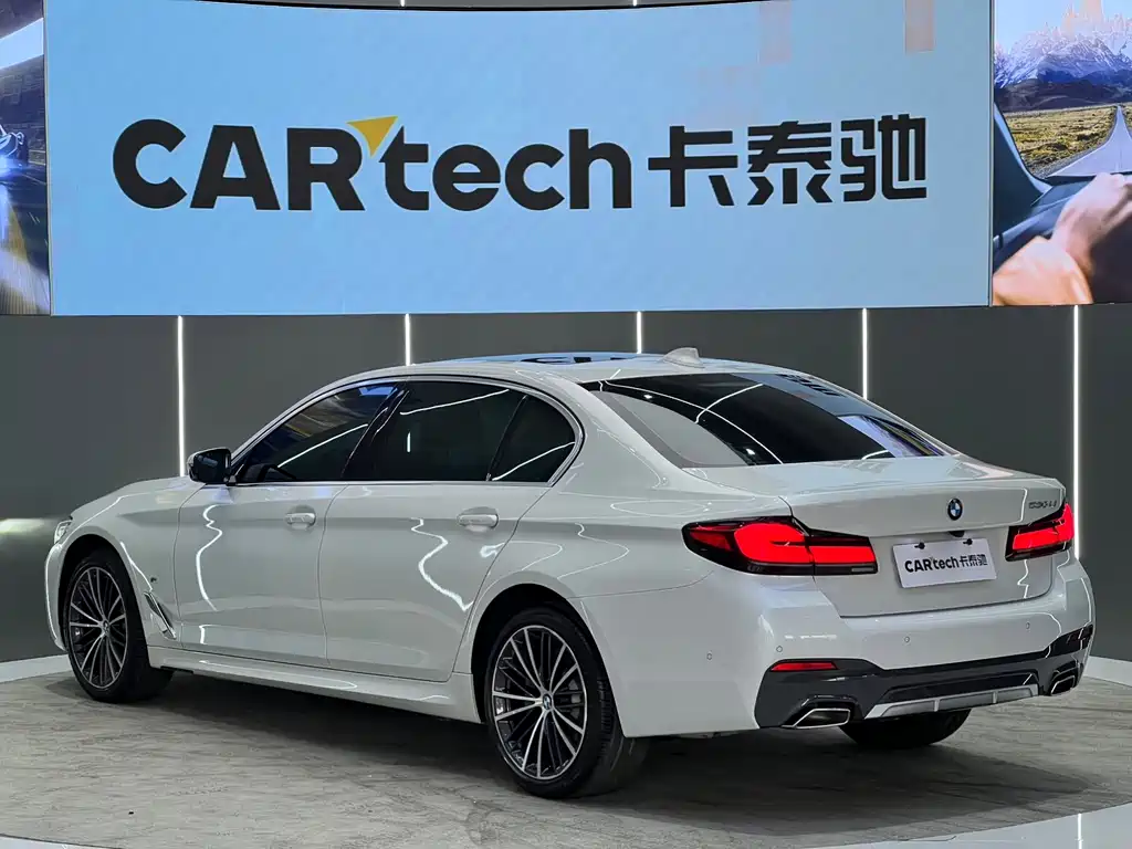 BMW 5 Series — миниатюра 10