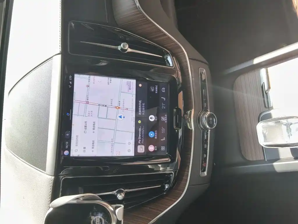 Volvo XC60 PHEV — миниатюра 20