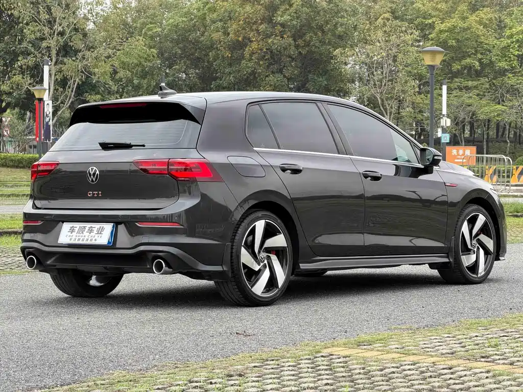 Volkswagen Golf GTI — миниатюра 8