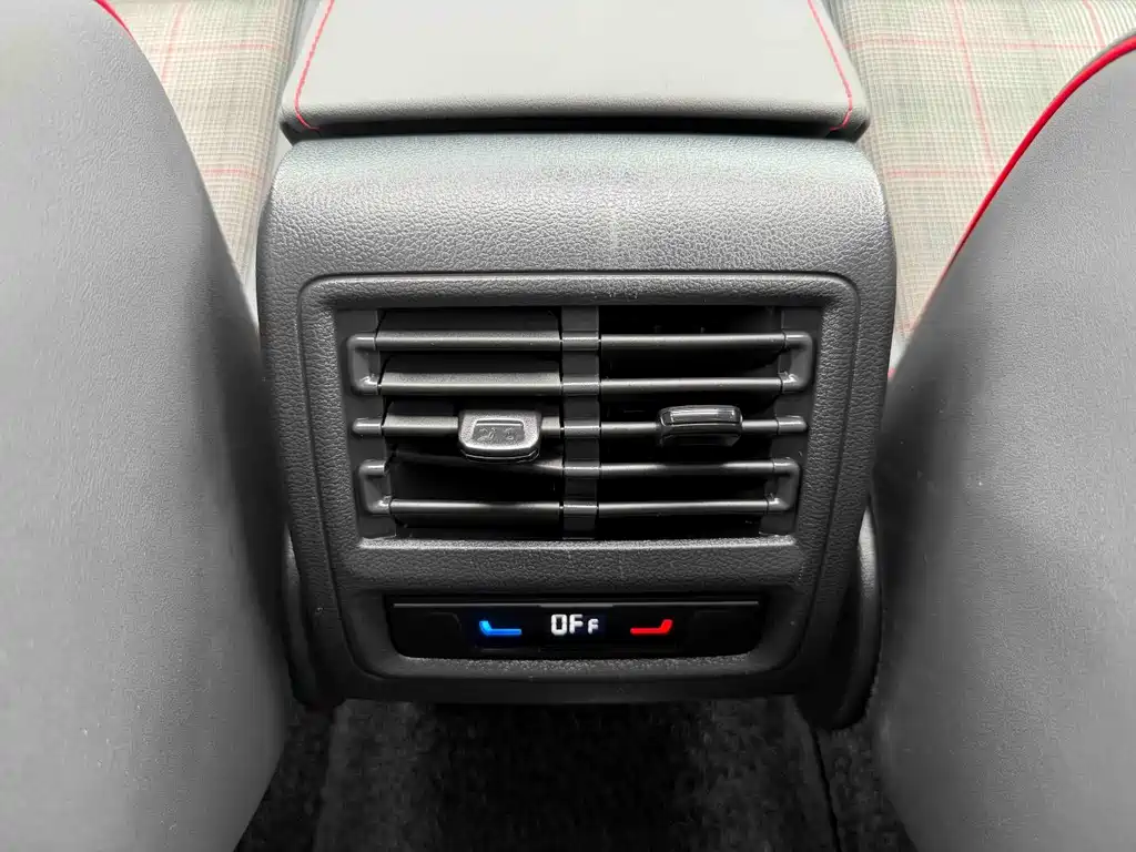 Volkswagen Golf GTI — миниатюра 29