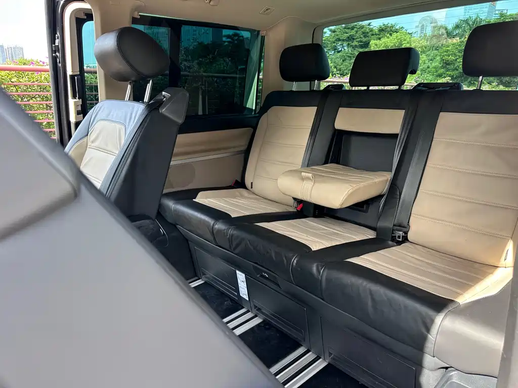 Volkswagen Multivan — миниатюра 10