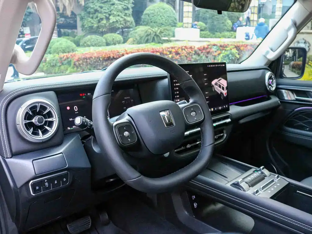 TANK TANK 300 NEW ENERGY