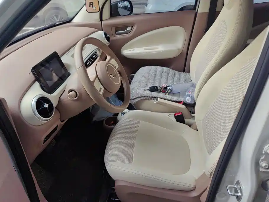 Wuling MINIEV — миниатюра 9