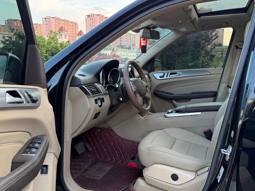 Mercedes-Benz M-Class — миниатюра 8