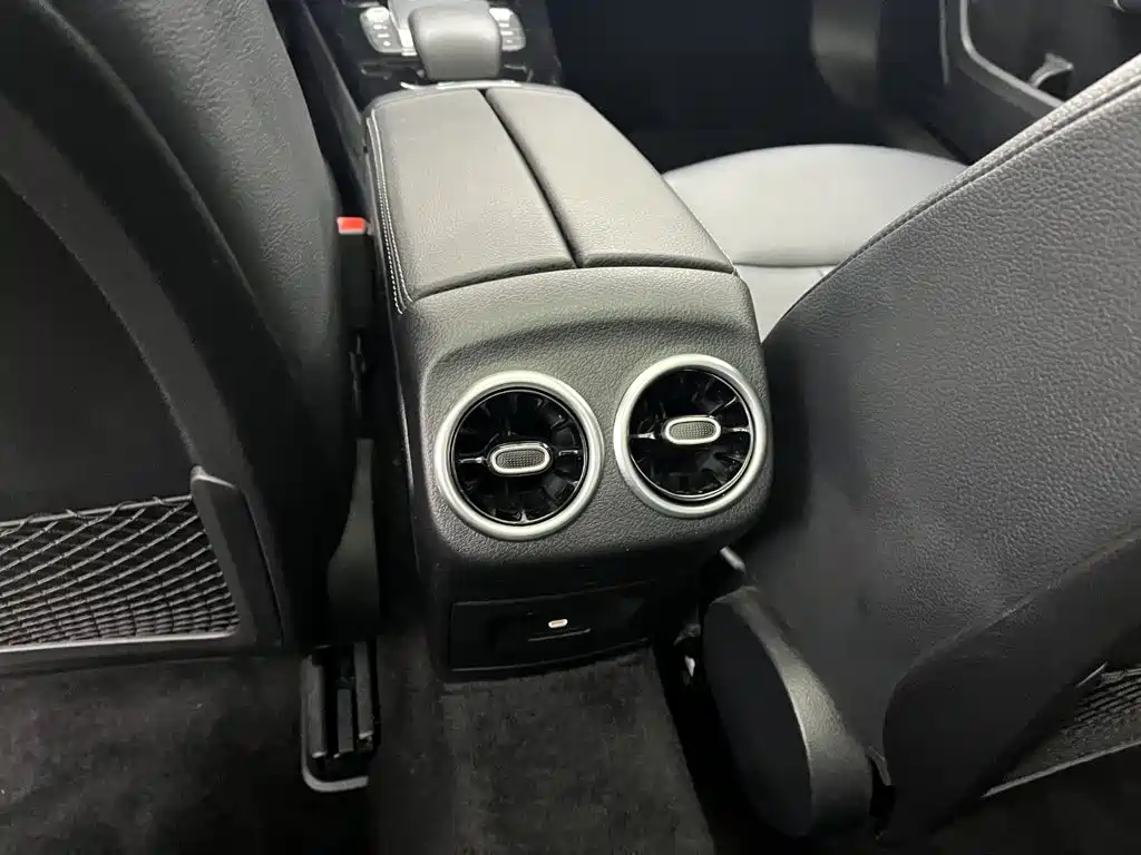 Mercedes-Benz A-Class — миниатюра 8