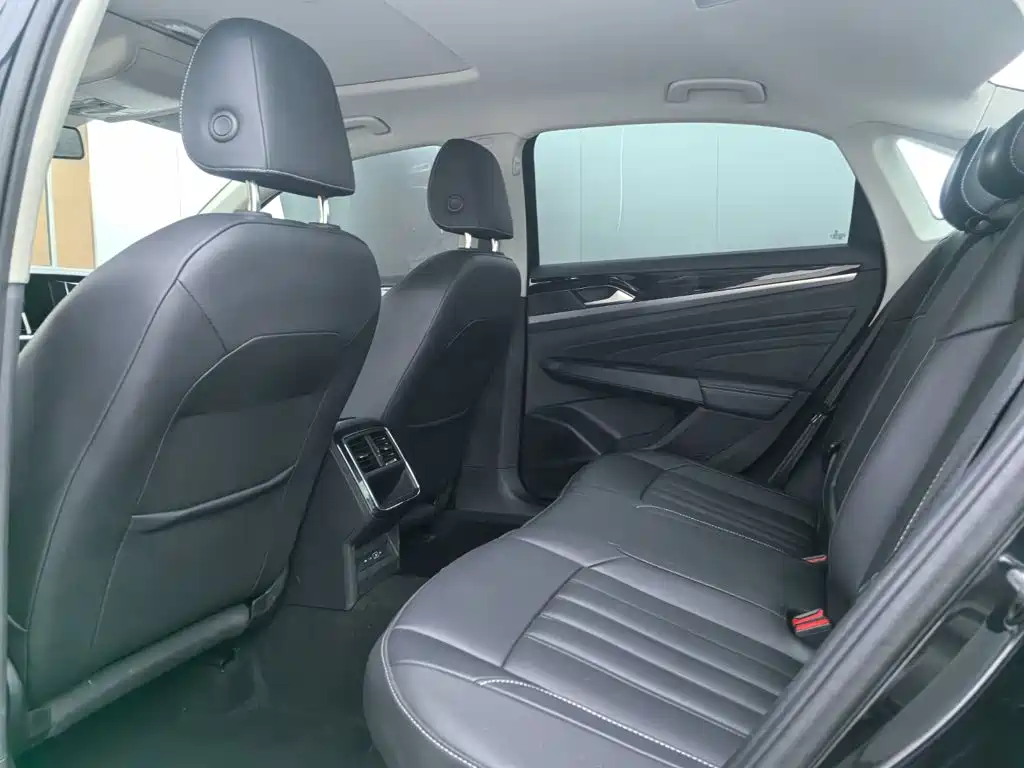 Volkswagen Passat — миниатюра 11