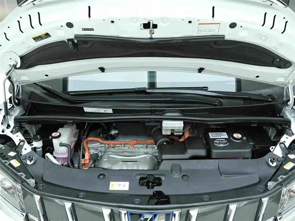 Toyota Alphard — миниатюра 22