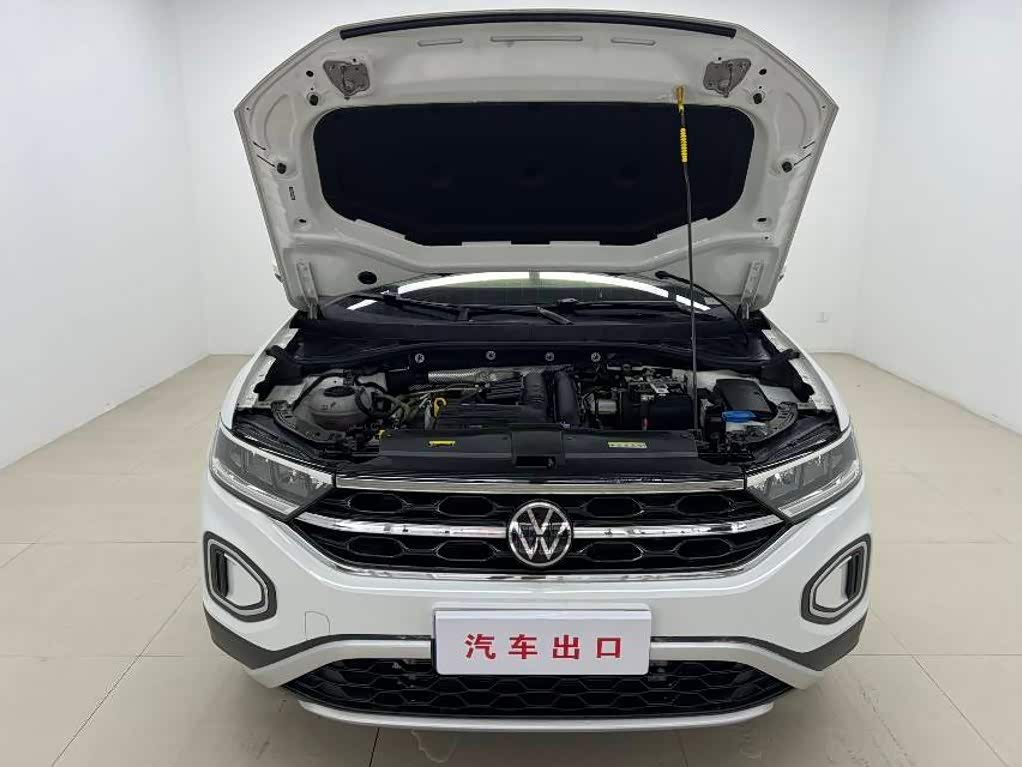 Hyundai Elantra 1.4 л 2023 г. Белый, пробег 8000 км