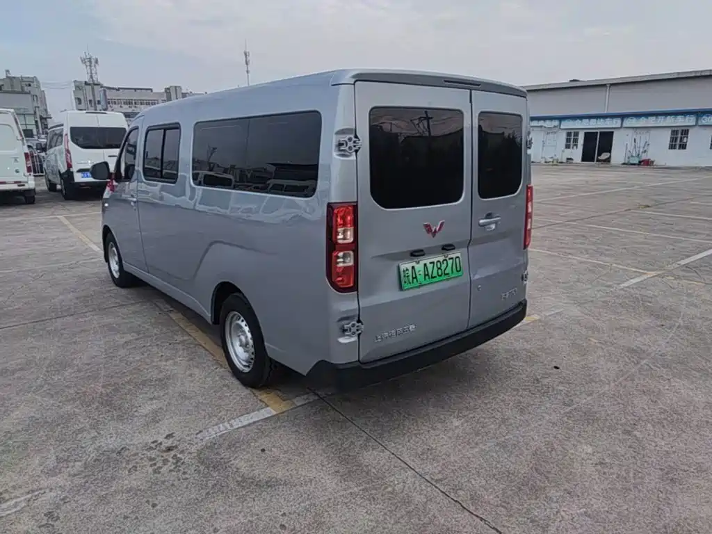 Wuling Yangguang — миниатюра 5