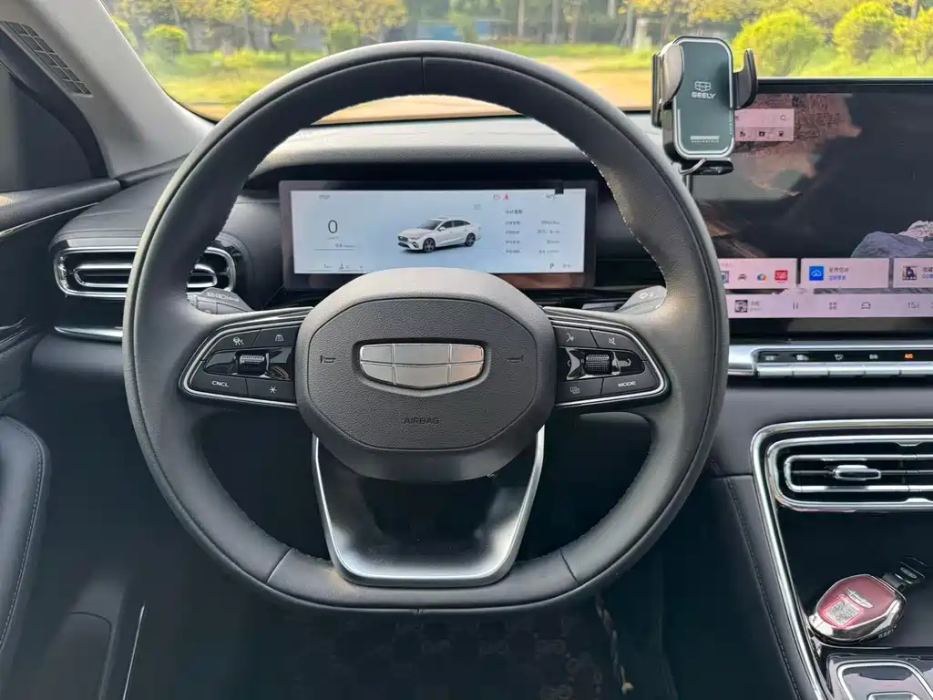 Geely Emgrand — миниатюра 13