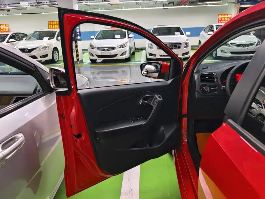 Volkswagen Polo — миниатюра 7