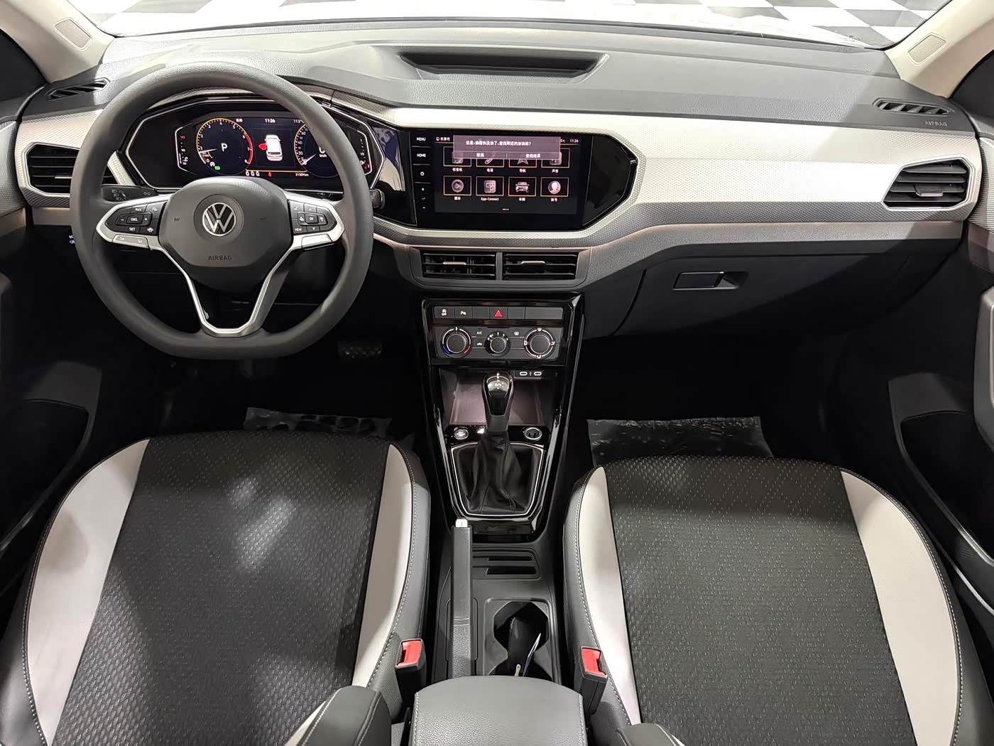 Volkswagen Tanying 1.5 л 2022 г. Белый, пробег 31000 км