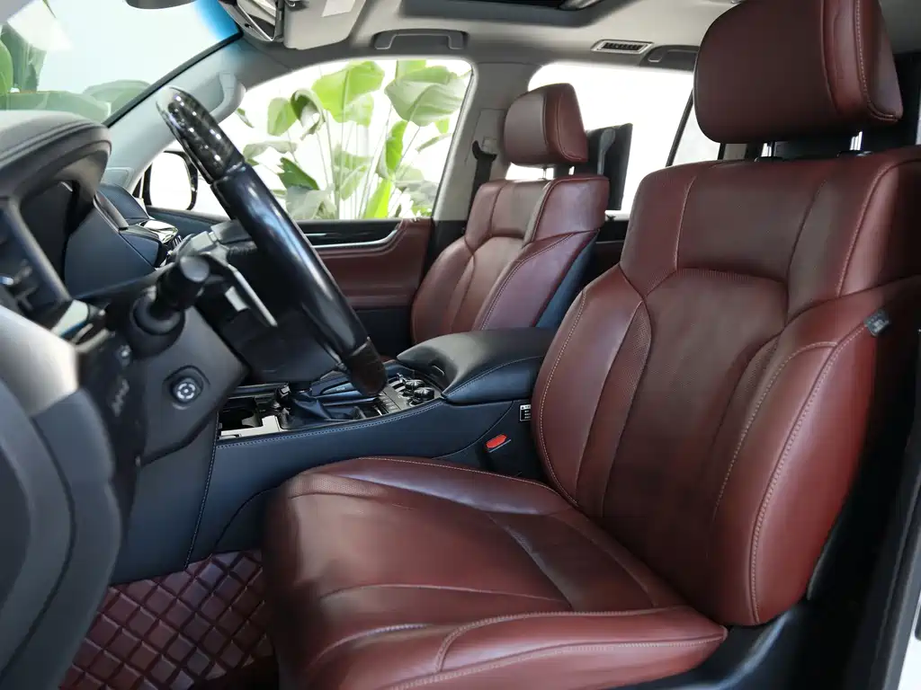 Lexus LX — миниатюра 9