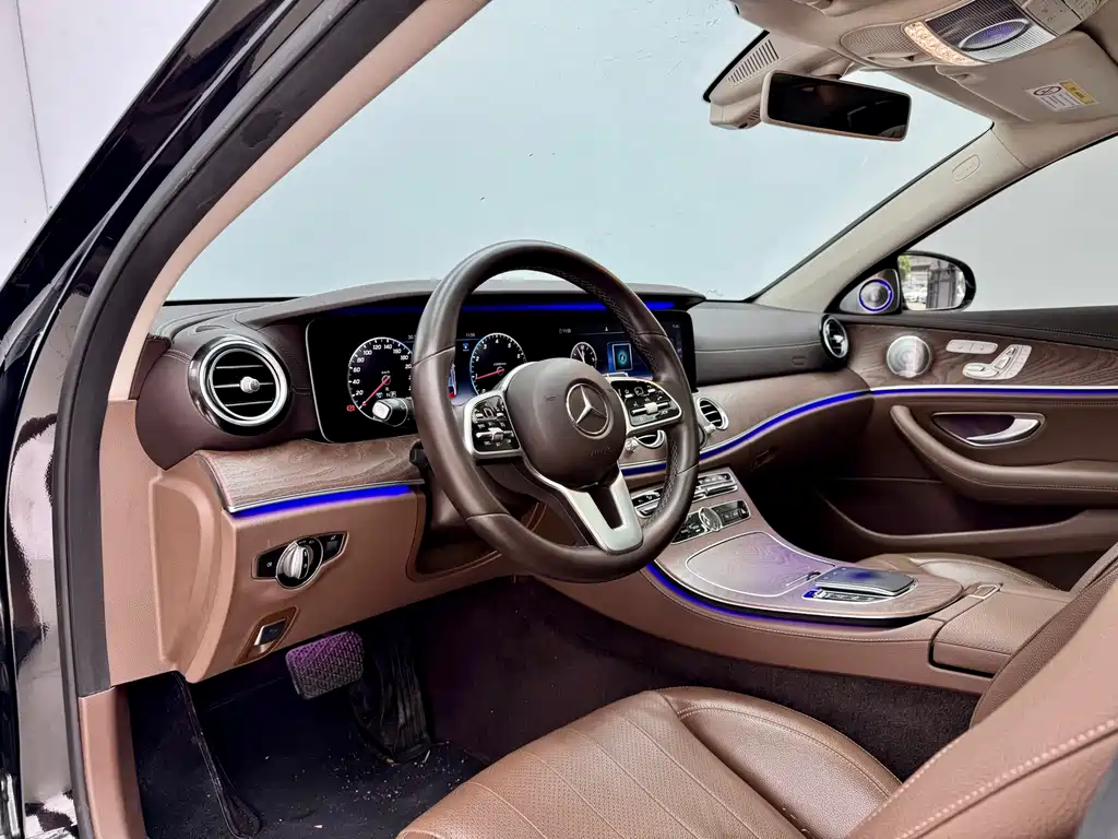 Mercedes-Benz E-Class — миниатюра 7