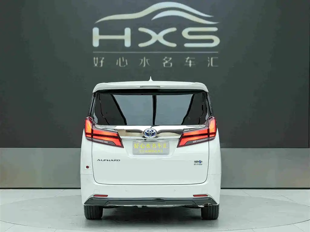 Toyota Alphard — миниатюра 5