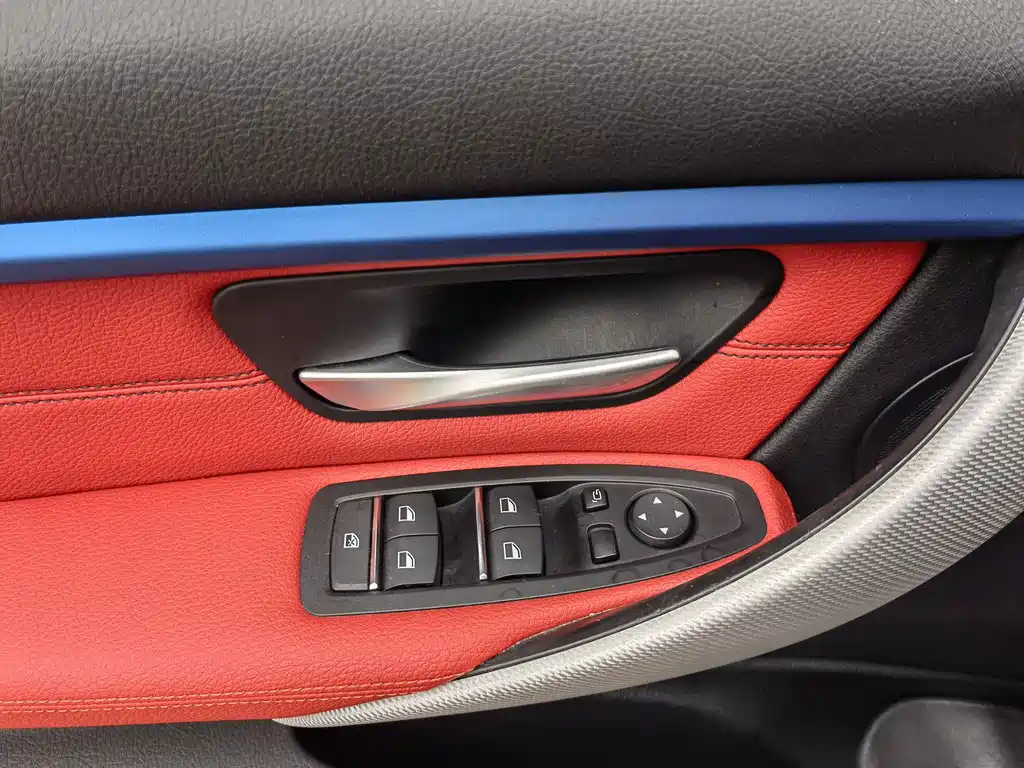 BMW 3 Series — миниатюра 13