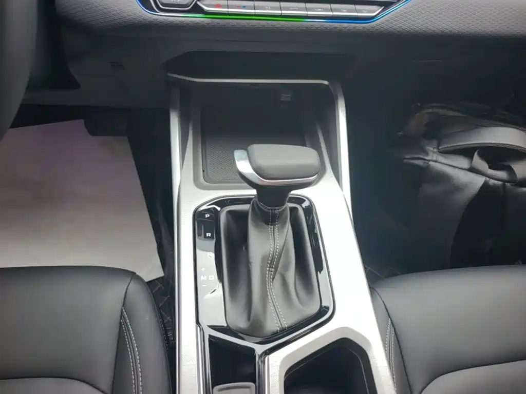 Geely Emgrand — миниатюра 14