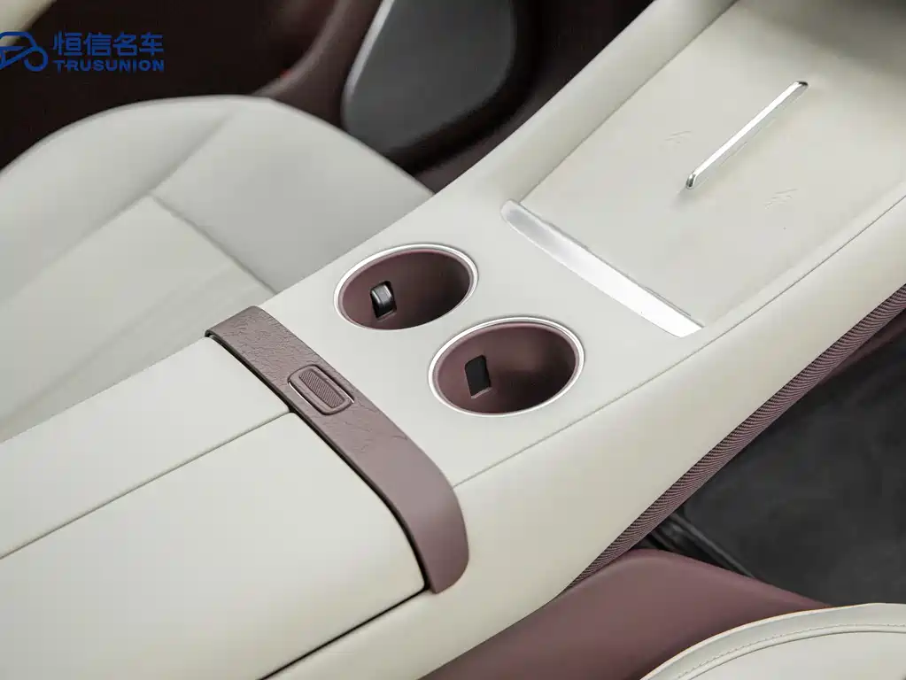 XIAOMI CAR XIAOMI YU7