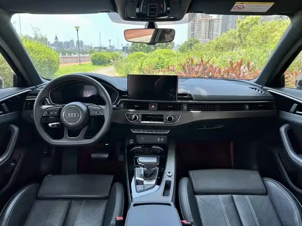 Audi A4L 2022 40 TFSI Luxury