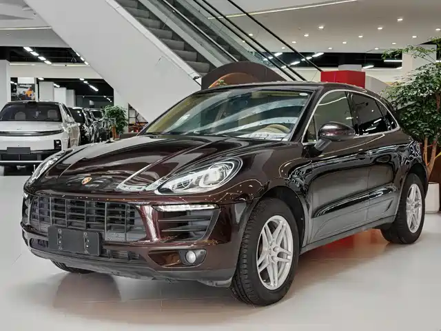 PORSCHE MACAN 2016