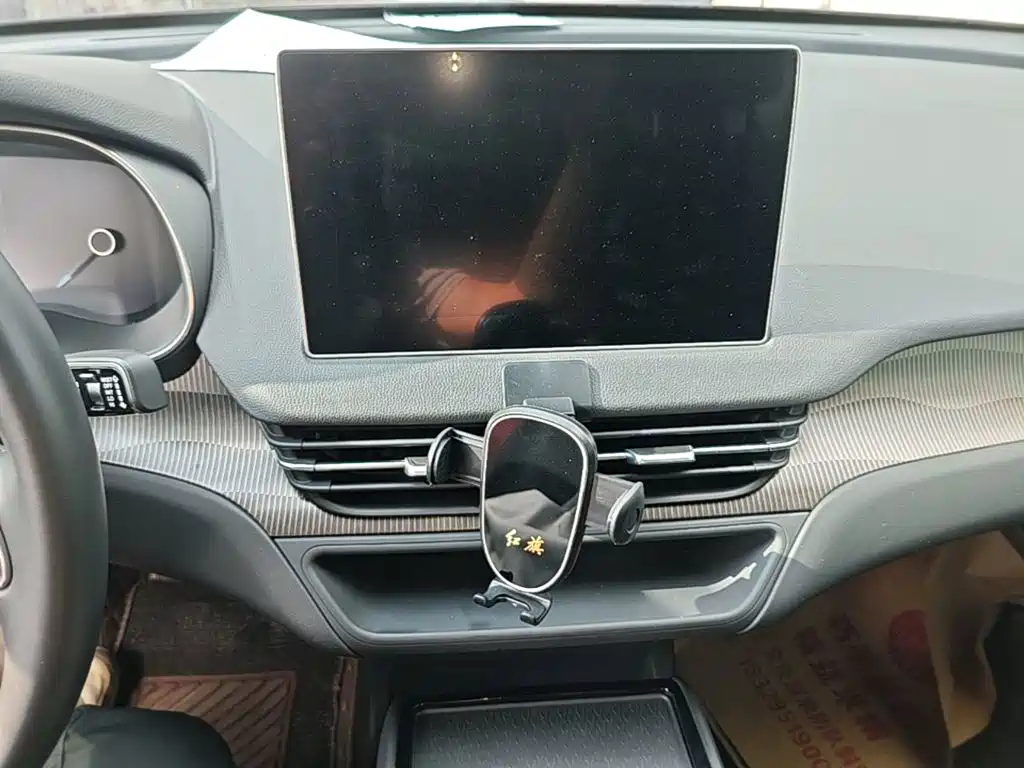 Hongqi Hongqi E-QM5 — миниатюра 13