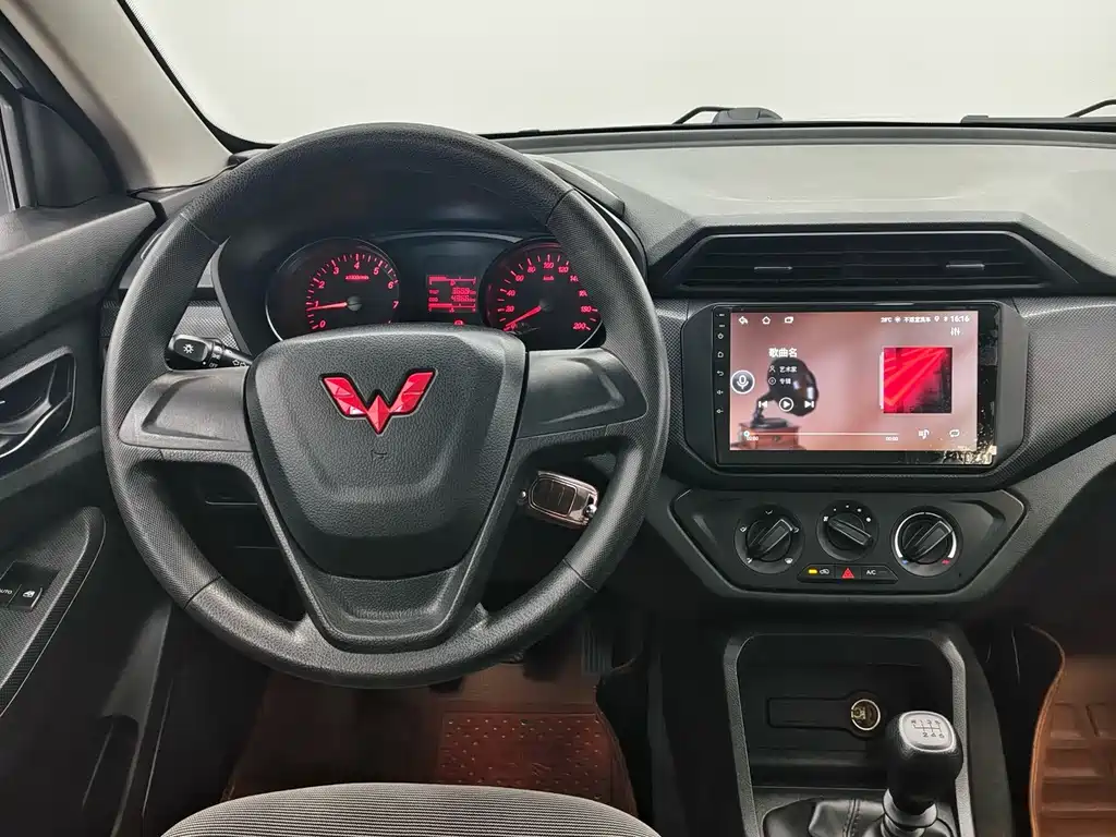 Wuling Hongguang — миниатюра 11