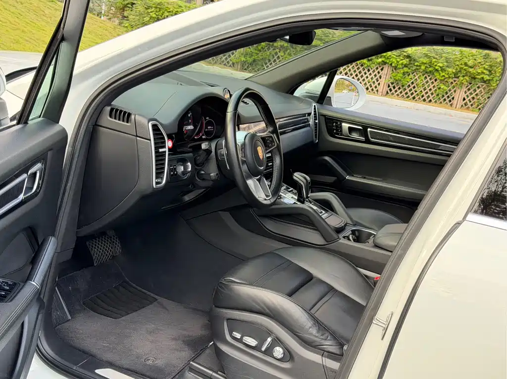 Porsche Cayenne — миниатюра 8