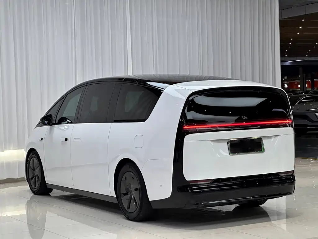 Li Auto Li MEGA — миниатюра 15
