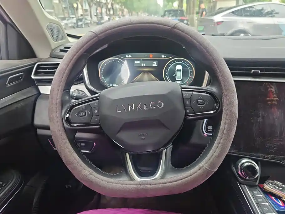 Lynk & Co 01 — миниатюра 15