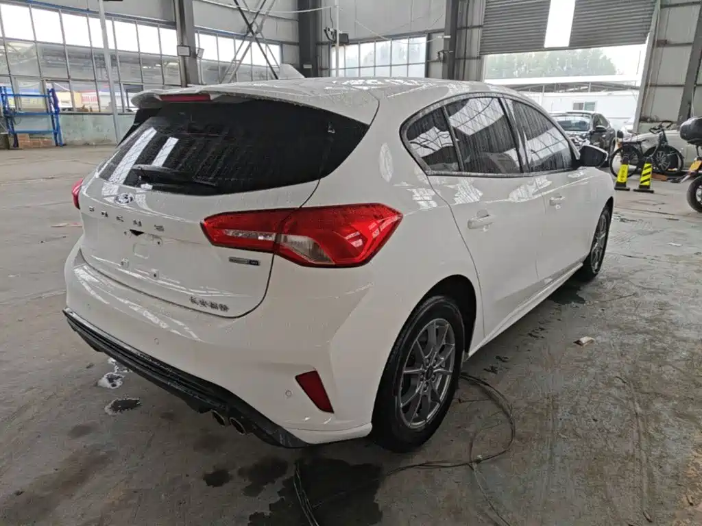 Ford Focus — миниатюра 7