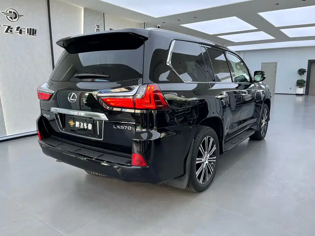 Lexus LX — миниатюра 22