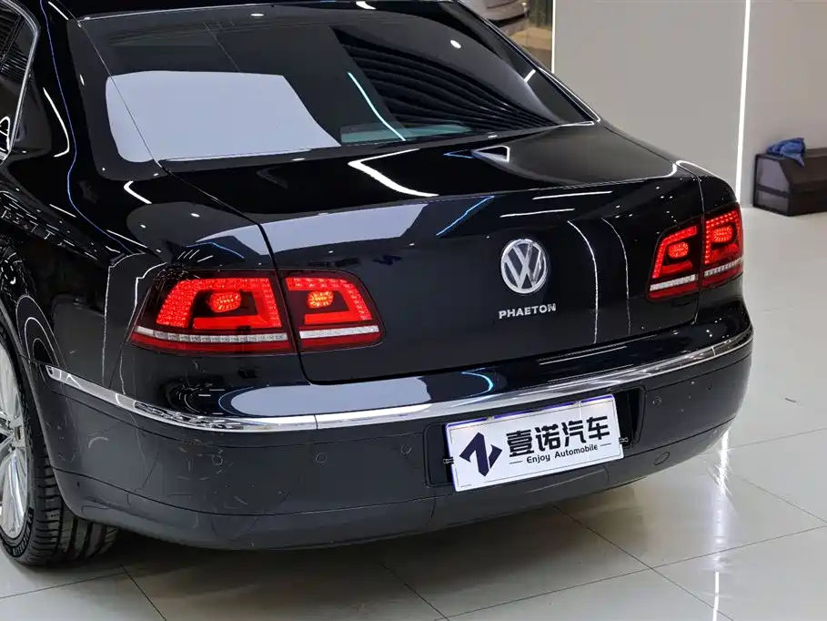 VOLKSWAGEN PHAETON
