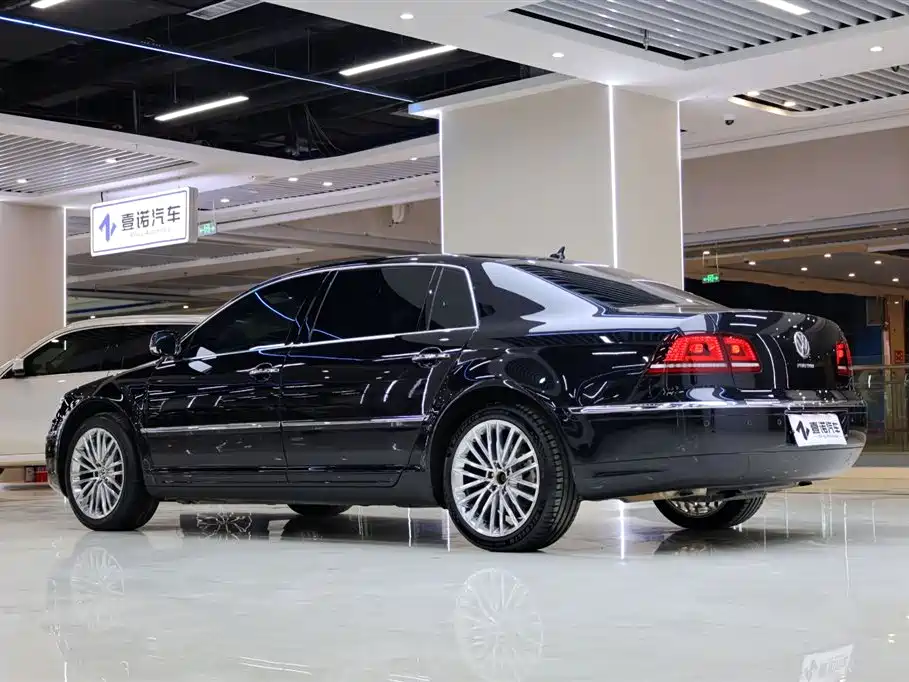 VOLKSWAGEN PHAETON