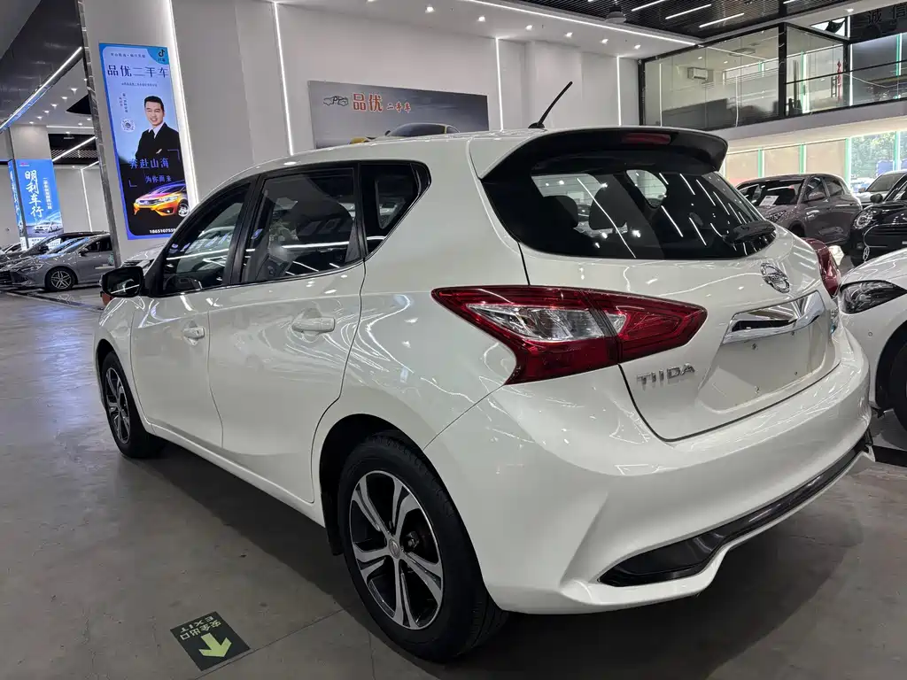 Nissan Tiida — миниатюра 9