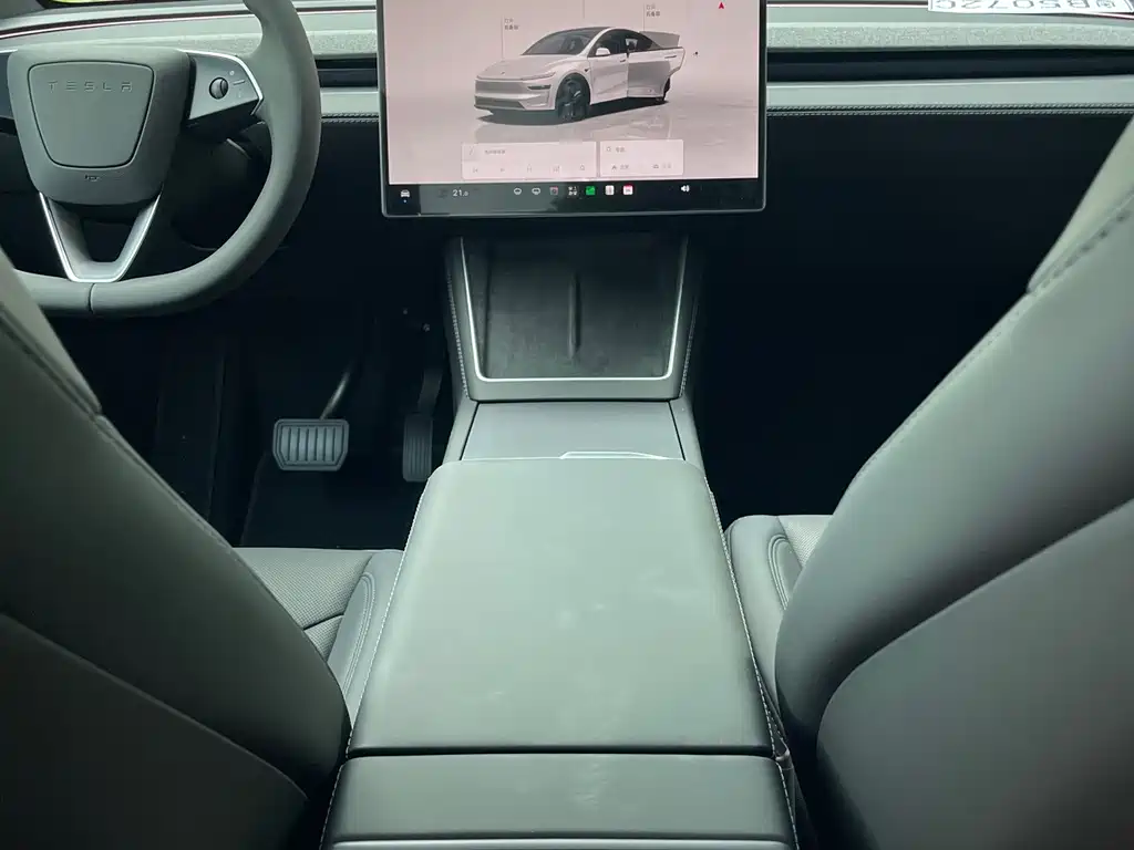 Tesla Model Y — миниатюра 6