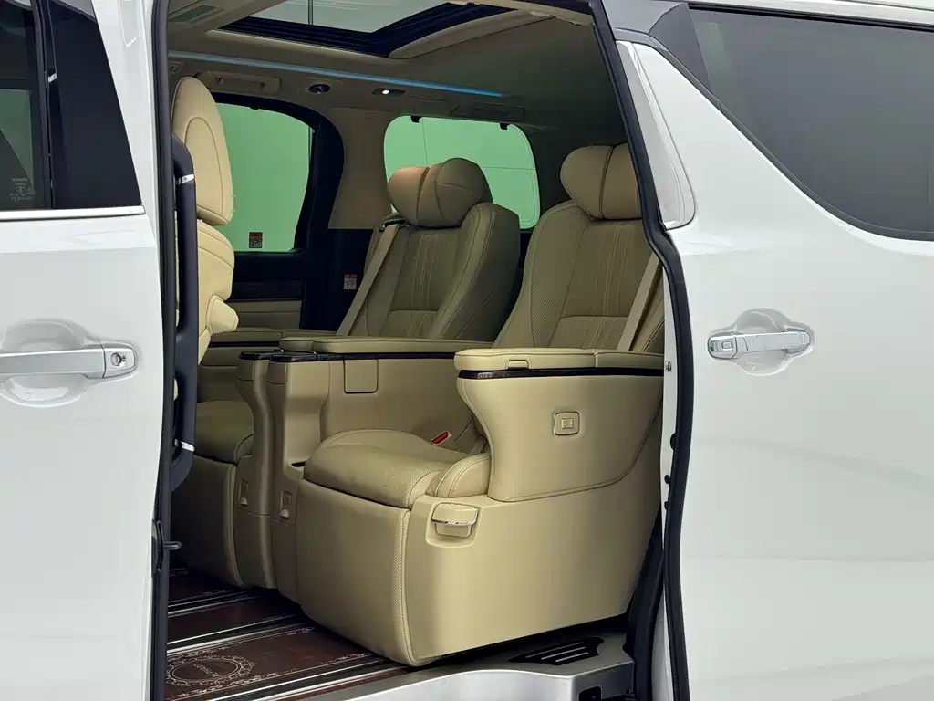 Toyota Alphard 2021 2.5L Luxury