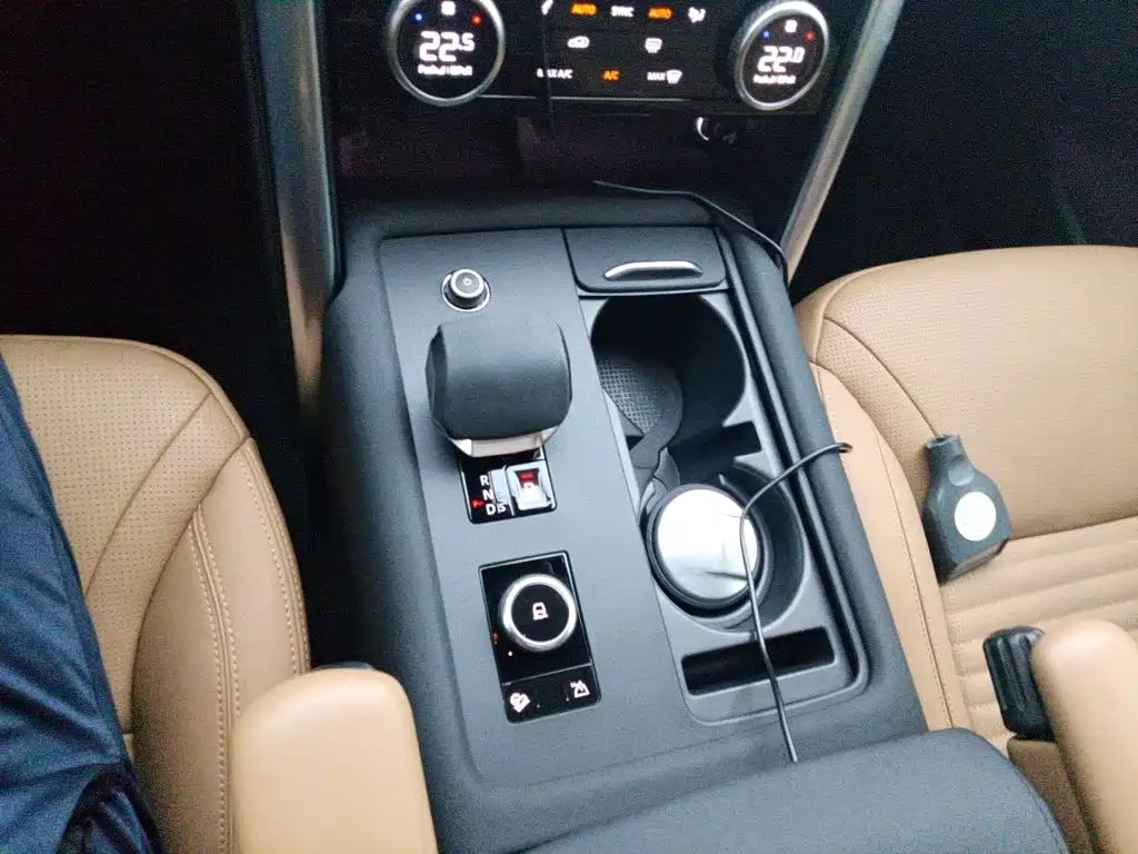 Land Rover Discovery — миниатюра 7