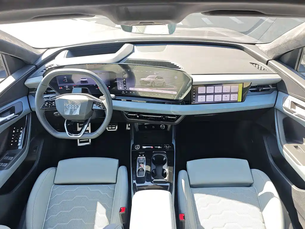 Audi Q6L e-tron — миниатюра 4