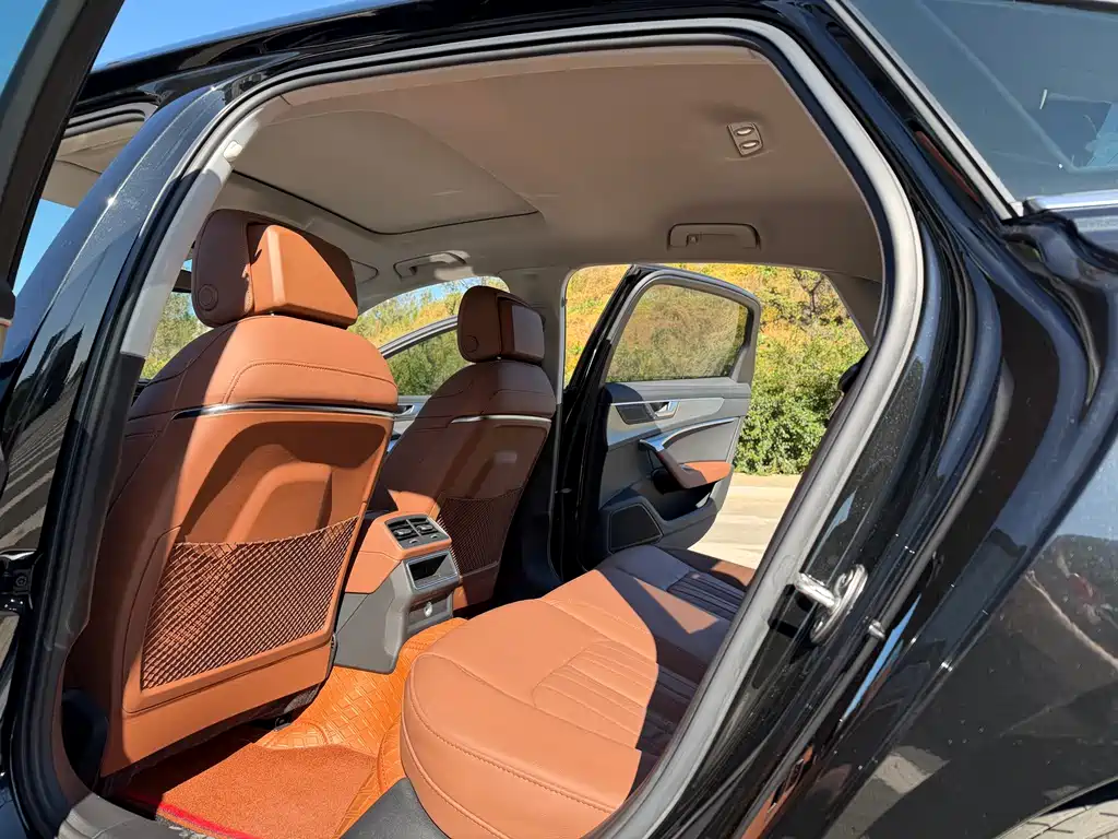 Audi A6L — миниатюра 12