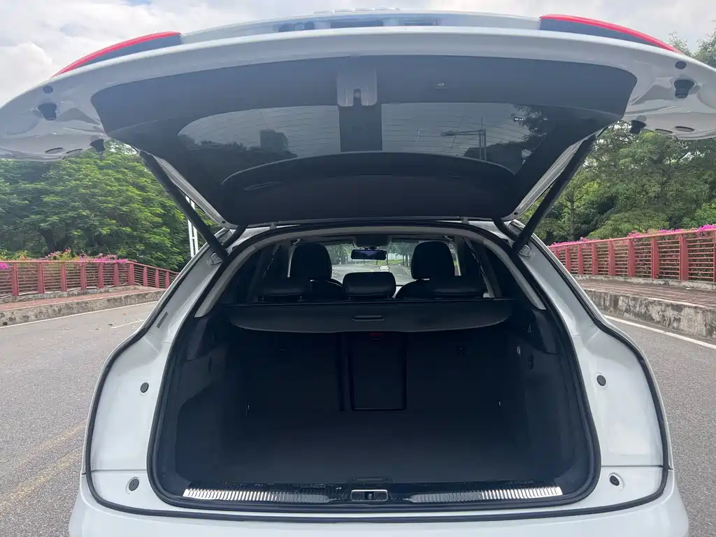 Audi Q3 — миниатюра 12
