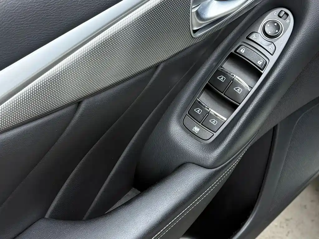 Infiniti Q50L 2016 2.0T Enjoy