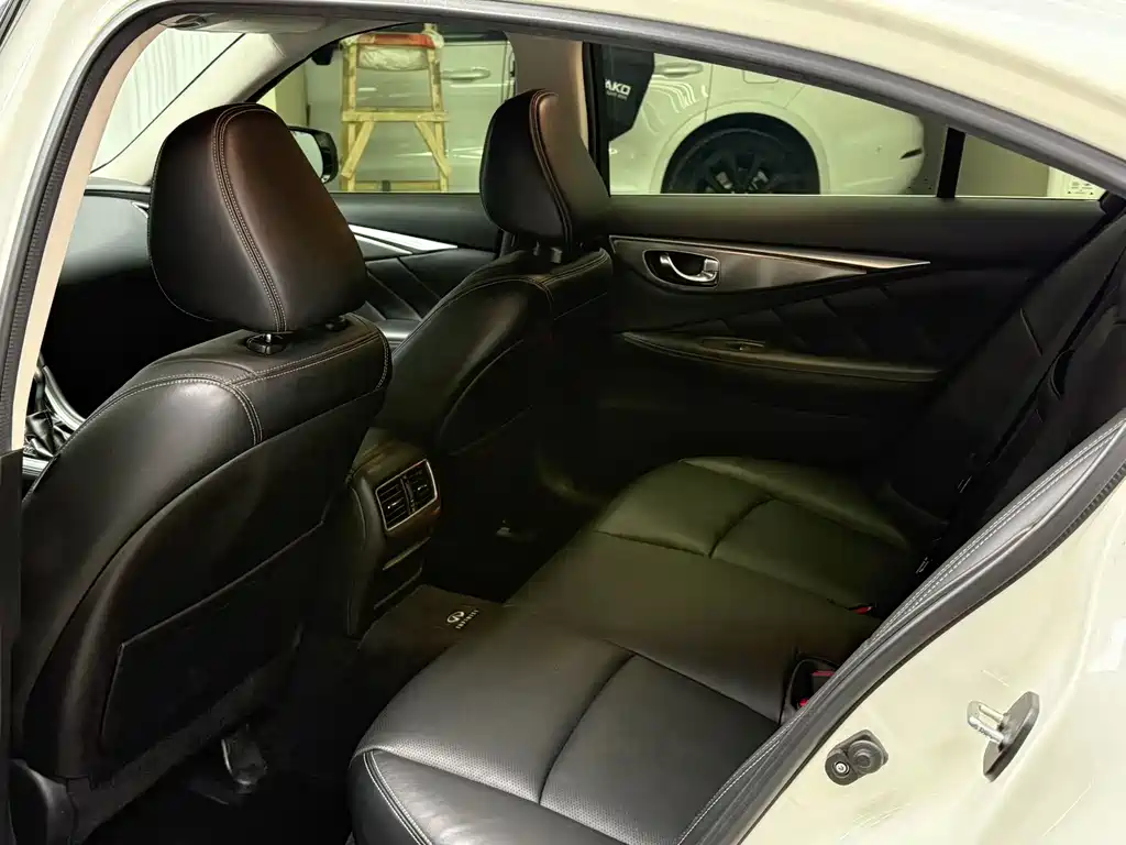 Infiniti Q50L 2016 2.0T Enjoy