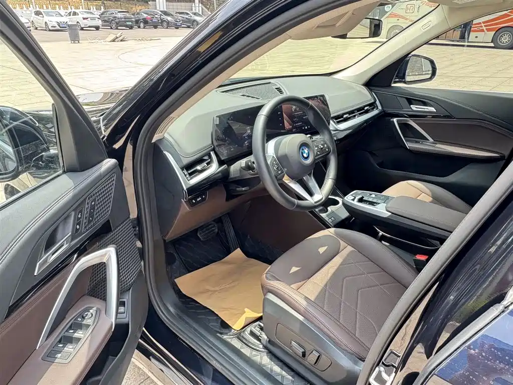 BMW iX1 2023 eDrive25L M Sport
