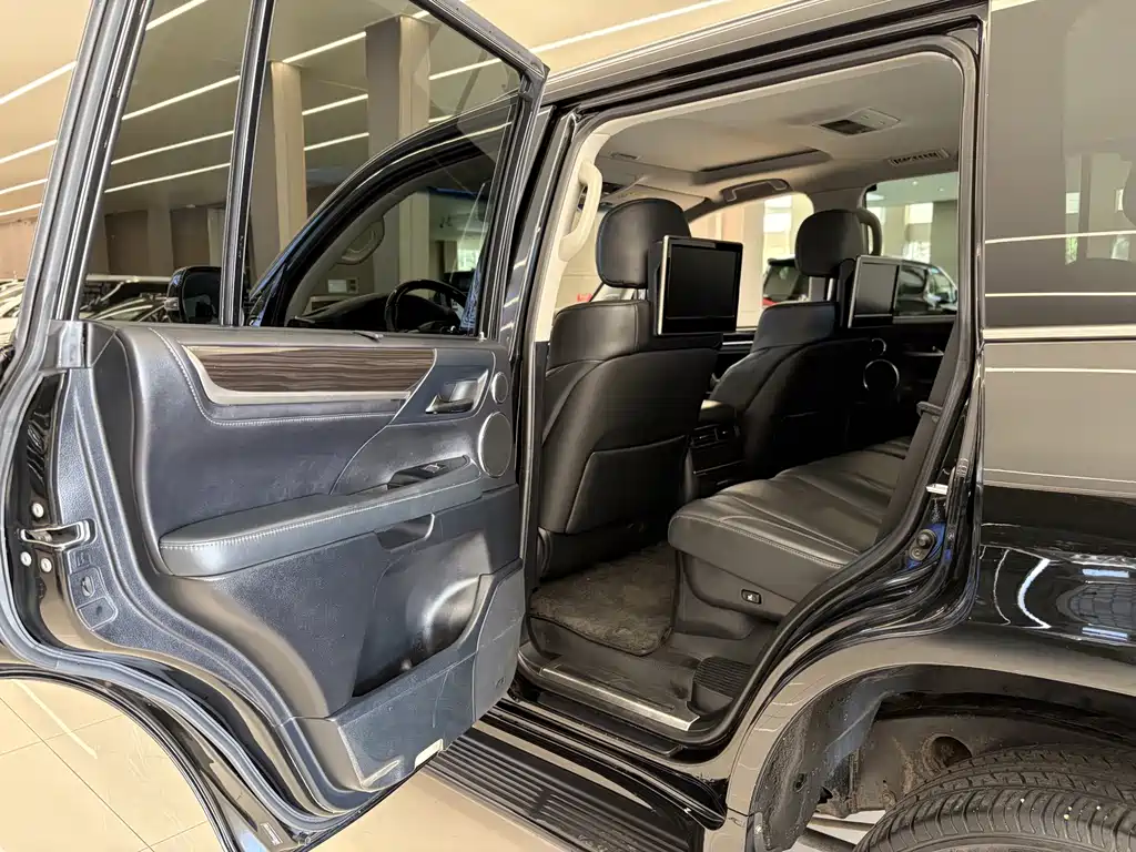 Lexus LX — миниатюра 19