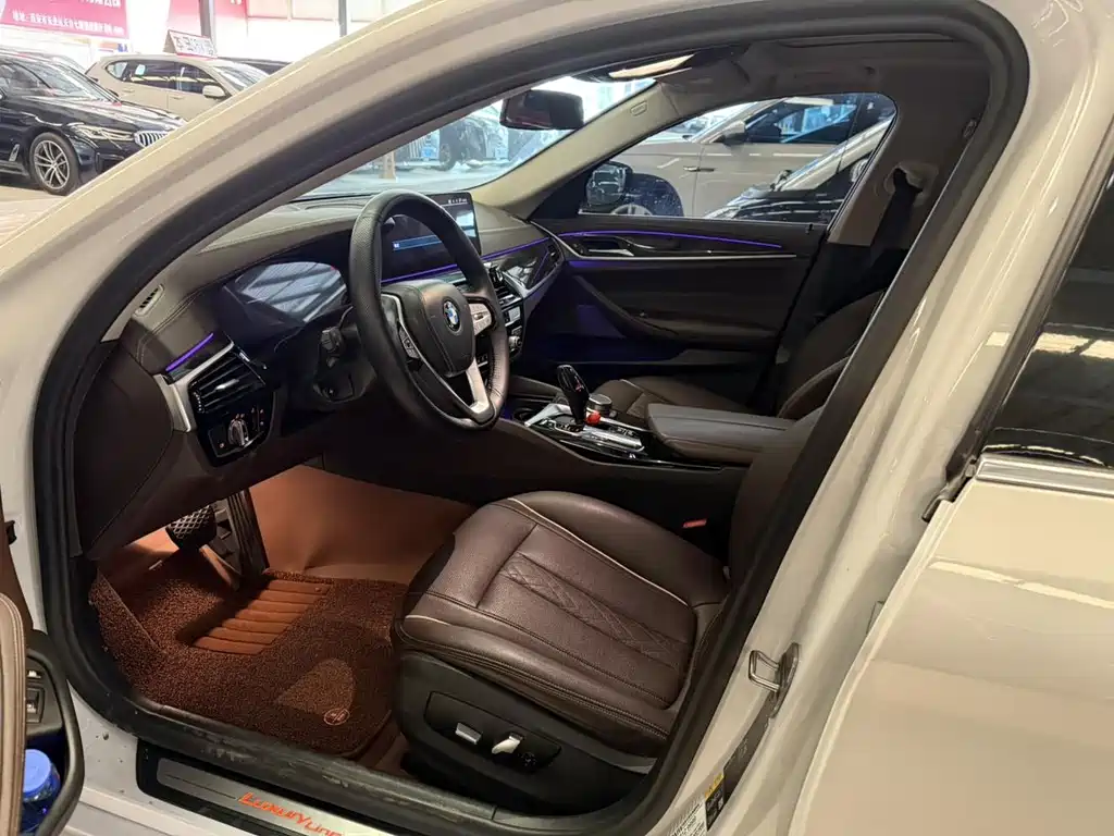 BMW 5 Series New Energy — миниатюра 7