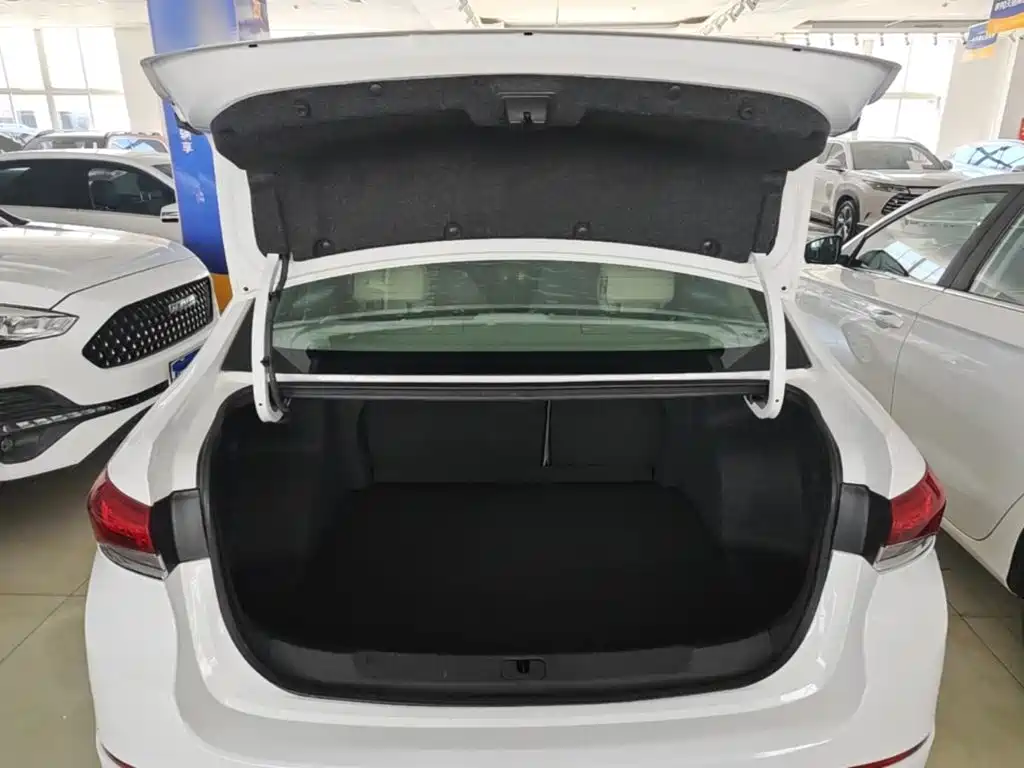 Buick Excelle — миниатюра 19