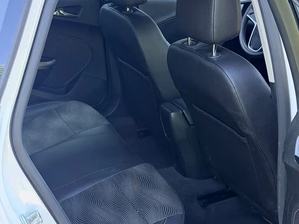 Buick Excelle — миниатюра 10