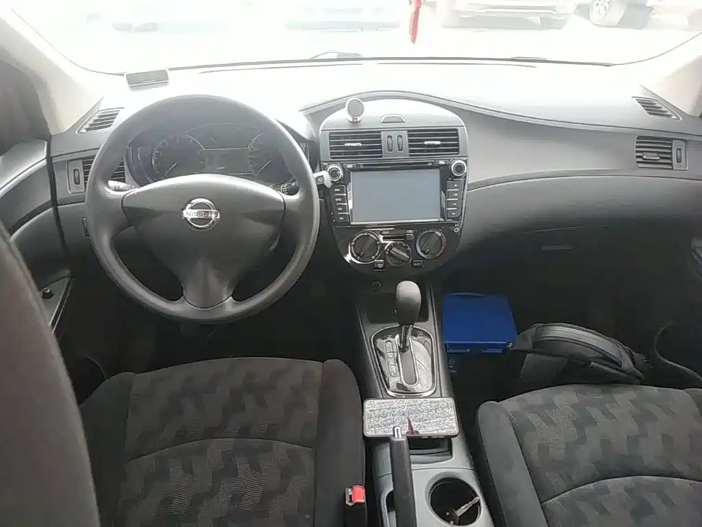 Nissan Tiida — миниатюра 6