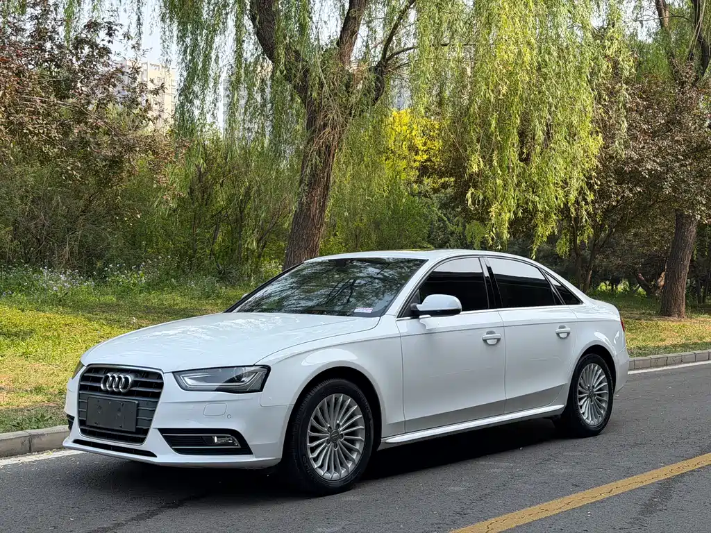 Audi A4L 2015