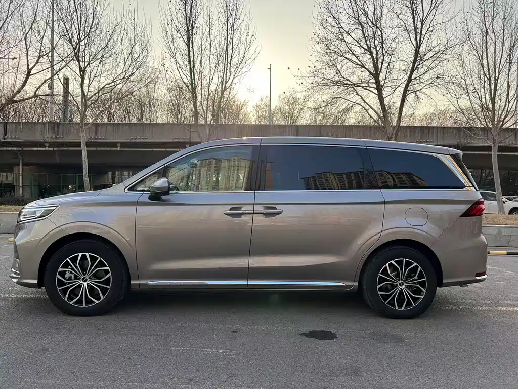 ROEWE IMAX8 NEW ENERGY